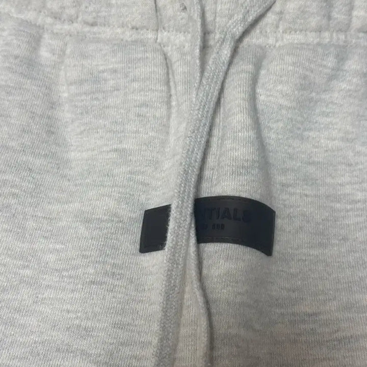 [BUNJANG] Essentials Sweatpants Light Oatmeal / 에센셜 스웨트팬츠 라이트 오트밀