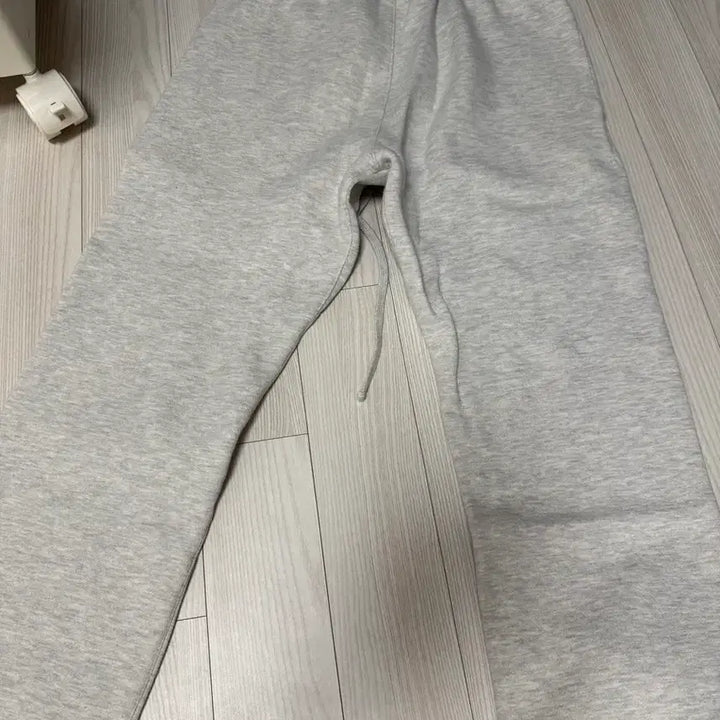 [BUNJANG] Essentials Sweatpants Light Oatmeal / 에센셜 스웨트팬츠 라이트 오트밀