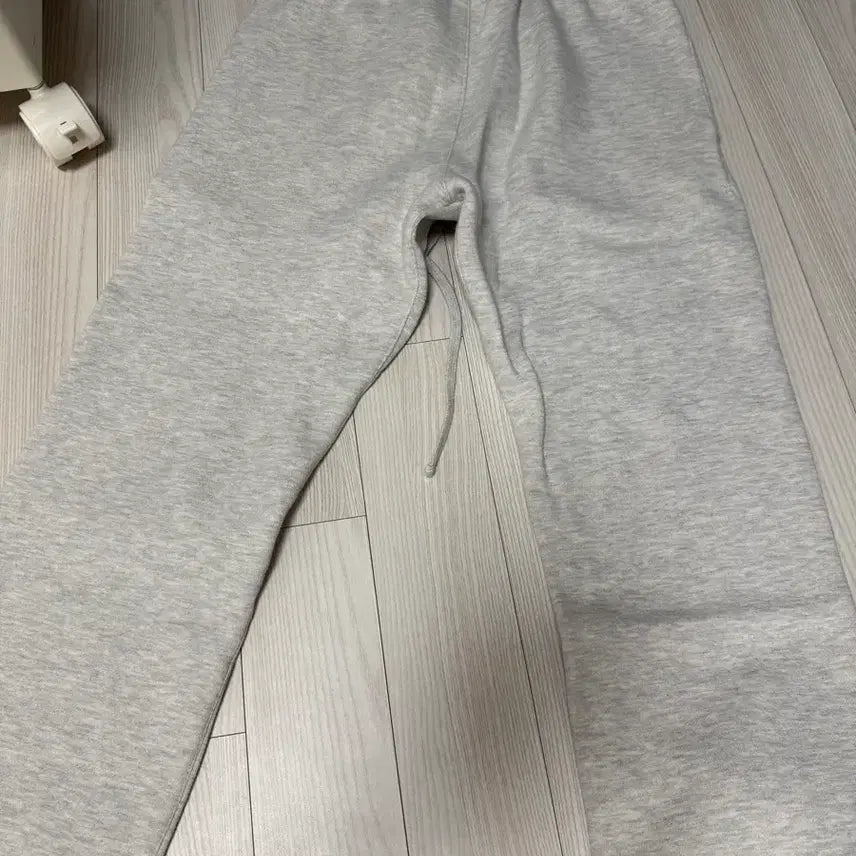 [BUNJANG] Essentials Sweatpants Light Oatmeal / 에센셜 스웨트팬츠 라이트 오트밀