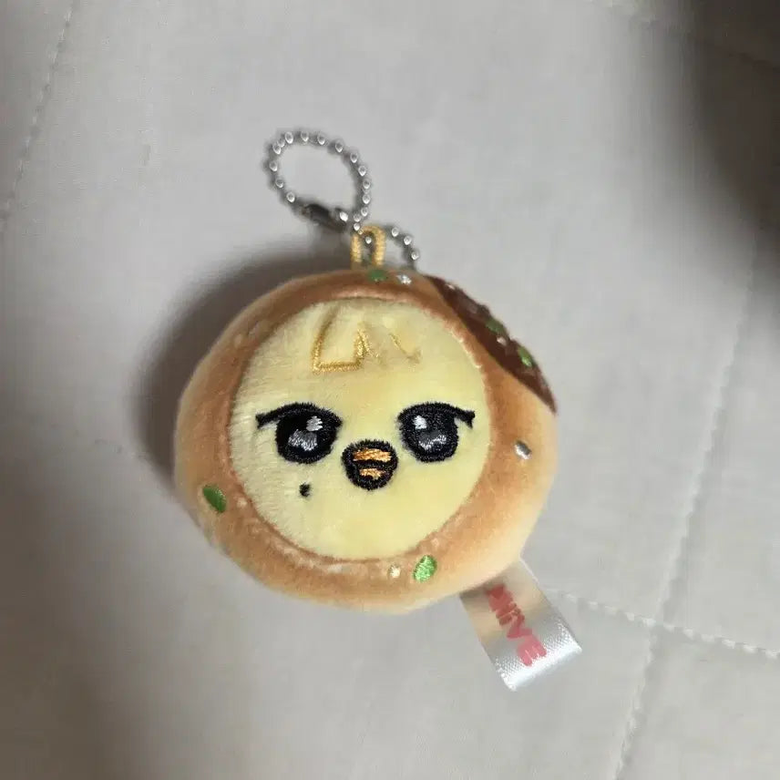 [SOLD OUT] 아이브 부산 팝업 한정 나오리 씨앗호떡 키링 레이