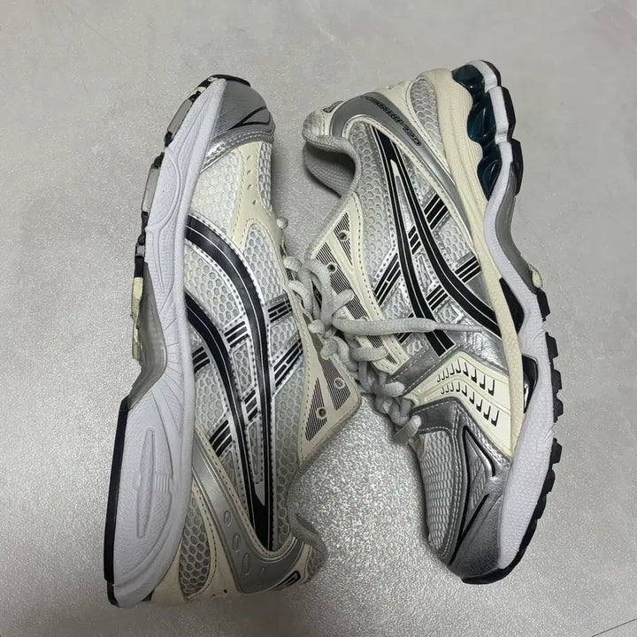 [BUNJANG] Asics Gel-Kayano Midnight White Sneakers / 아식스 젤카이노 미드나잇화이트