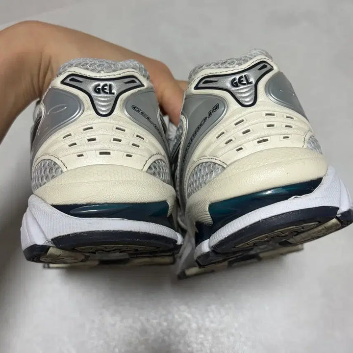 [BUNJANG] Asics Gel-Kayano Midnight White Sneakers / 아식스 젤카이노 미드나잇화이트