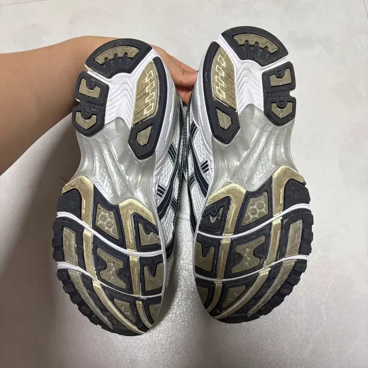 [BUNJANG] Asics Gel-Kayano Midnight White Sneakers / 아식스 젤카이노 미드나잇화이트