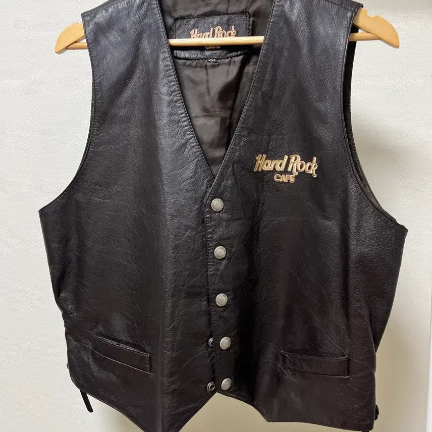 [BUNJANG] Hard Rock Cafe Leather Vest / Hard Rock Cafe 가죽 조끼 하드락카페