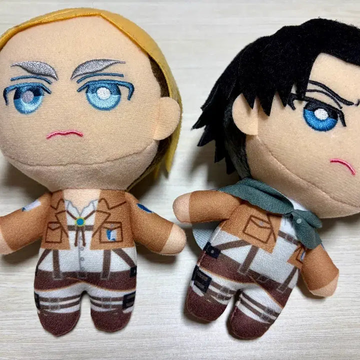 [BUNJANG] Attack on Titan Erwin &amp; Levi Tomonui Plush Set / 진격의 거인 진격거 토모누이 엘빈, 리바이 세트