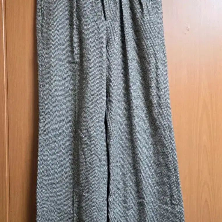 [BUNJANG] Modest Mood Carolyn Wool Herringbone Slacks / 모데스트무드 캐롤린 울 슬랙스 헤링본