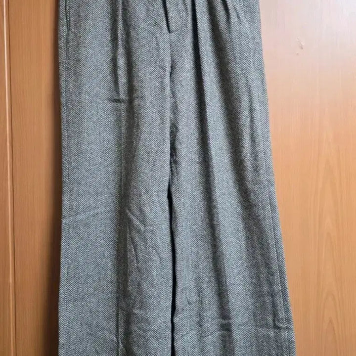 [BUNJANG] Modest Mood Carolyn Wool Herringbone Slacks / 모데스트무드 캐롤린 울 슬랙스 헤링본
