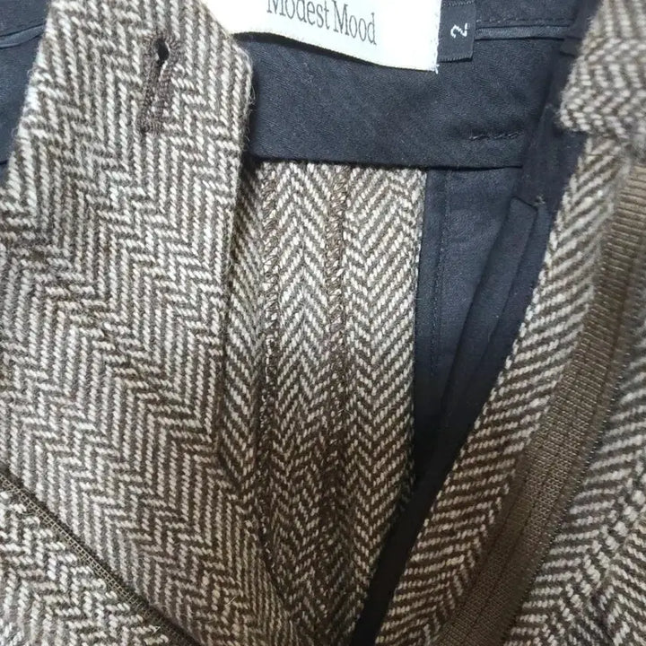 [BUNJANG] Modest Mood Carolyn Wool Herringbone Slacks / 모데스트무드 캐롤린 울 슬랙스 헤링본