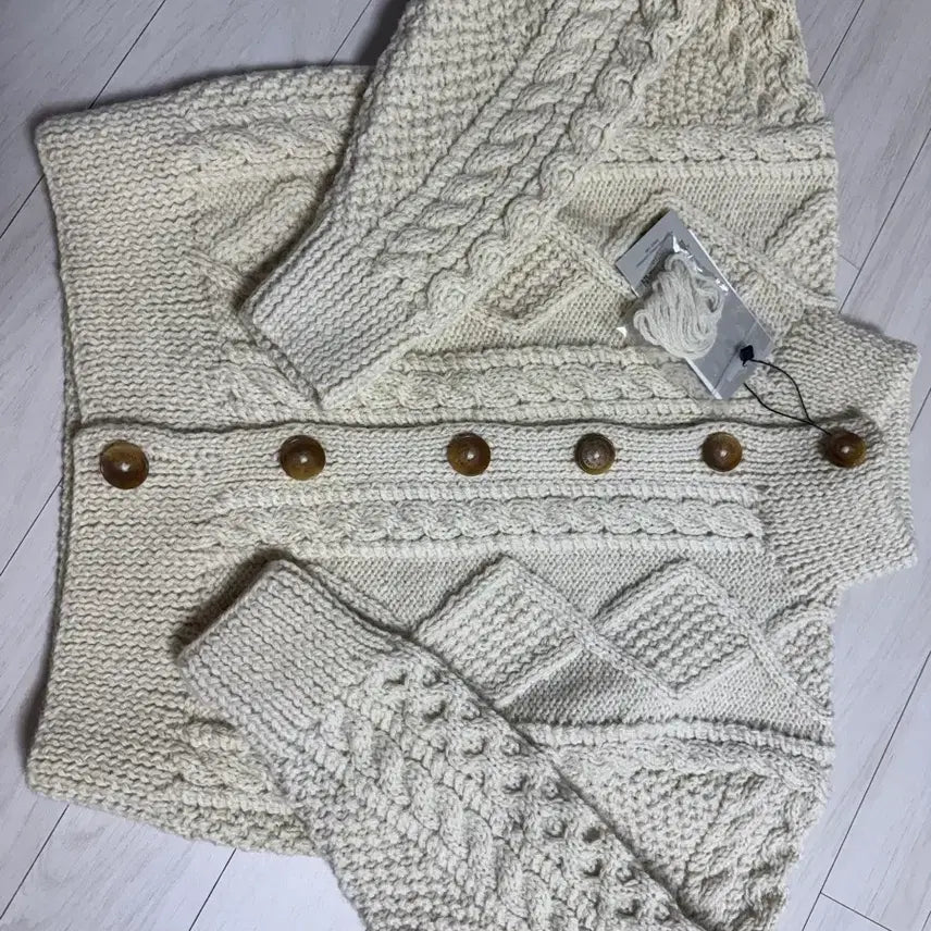[BUNJANG] Urbanic30 Inverallan Cardigan Ivory / Urbanic30 얼바닉30 인버알란 가디건 아이보리 새상품