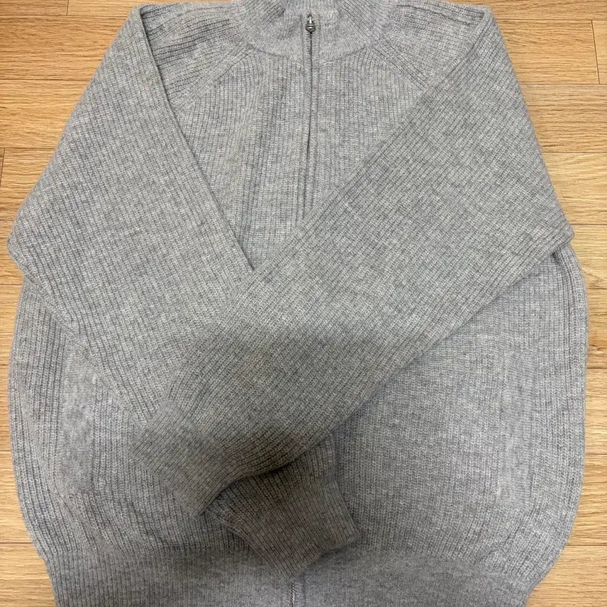 [BUNJANG] Walsnile Movement Tsuchitong Collaboration Gray Knit Zip-up (Size 2) / 월스와일무브먼트 츠통령 콜라보 그레이 니트집업 2사이즈