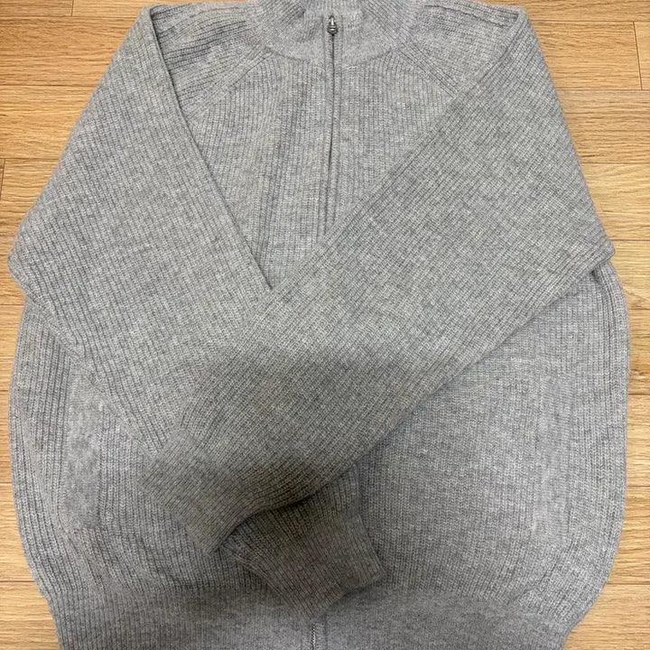 [BUNJANG] Walsnile Movement Tsuchitong Collaboration Gray Knit Zip-up (Size 2) / 월스와일무브먼트 츠통령 콜라보 그레이 니트집업 2사이즈