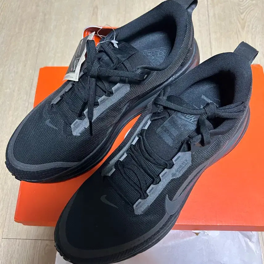 [SOLD OUT] 나이키 보메로 18 고어텍스 새상품 265mm