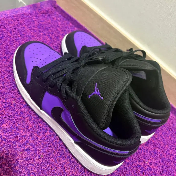 [BUNJANG] Air Jordan 1 Low Purple Venom Sneakers / 에어조던1 로우 퍼플 베놈