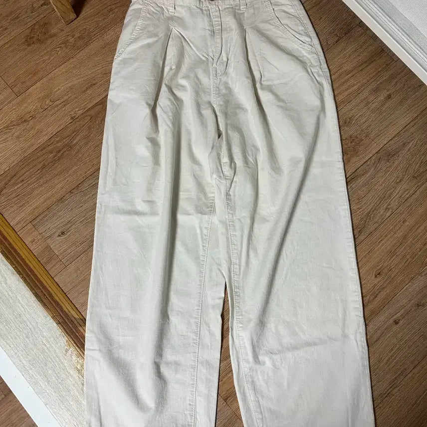 [BUNJANG] Ivory Pinstripe Wide Banding Pants / 아이보리색 핀턱 와이드 밴딩팬츠