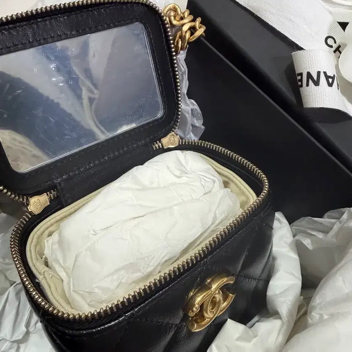 [BUNJANG] Chanel Vanity Heart Ball Caviar Bag / 샤넬 베니티 하트볼 캐비어 정사각