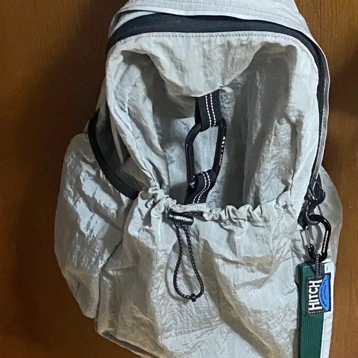 [BUNJANG] EMEMOGARDEN HITCH Backpack (Gray) / 에메모가든 히치 콜라보 백팩 85 (그레이)