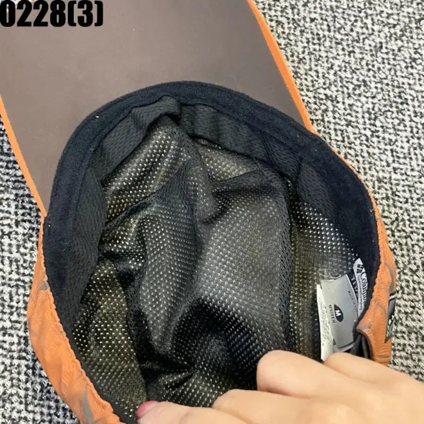 [BUNJANG] Columbia Orange Ball Cap / 컬럼비아 주황색 볼캡 모자 0228