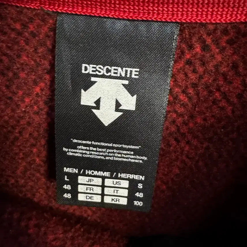 [BUNJANG] Descente Tech Hooded Zip-up Jacket / 데상트 테크 후드 집업