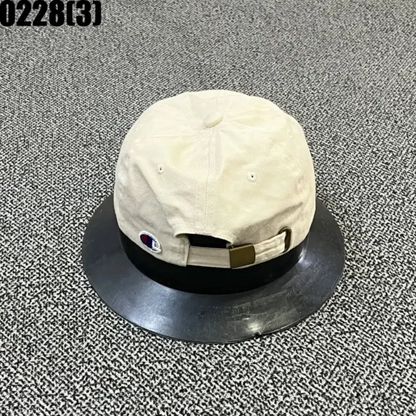 [BUNJANG] Champion Ivory Ball Cap / 챔피온 볼캡 아이보리색 모자 0228