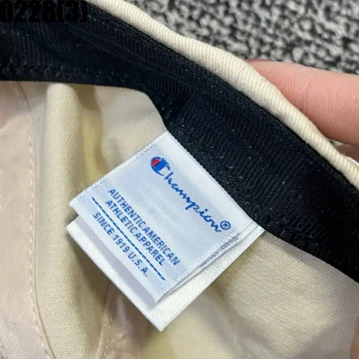 [BUNJANG] Champion Ivory Ball Cap / 챔피온 볼캡 아이보리색 모자 0228