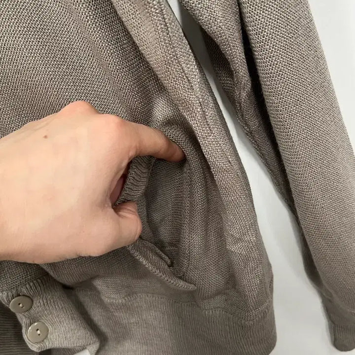 [BUNJANG] Lacoste Beige V-Neck Cardigan / [110] 90s 라코스테 빅사이즈 베이지 남성 브이넥 가디건