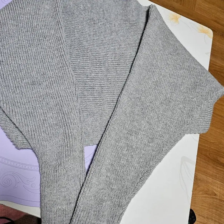 [BUNJANG] Gray Knit Unbalanced Crop Set / 회색 니트 언발란스셋업 크롭 스타일