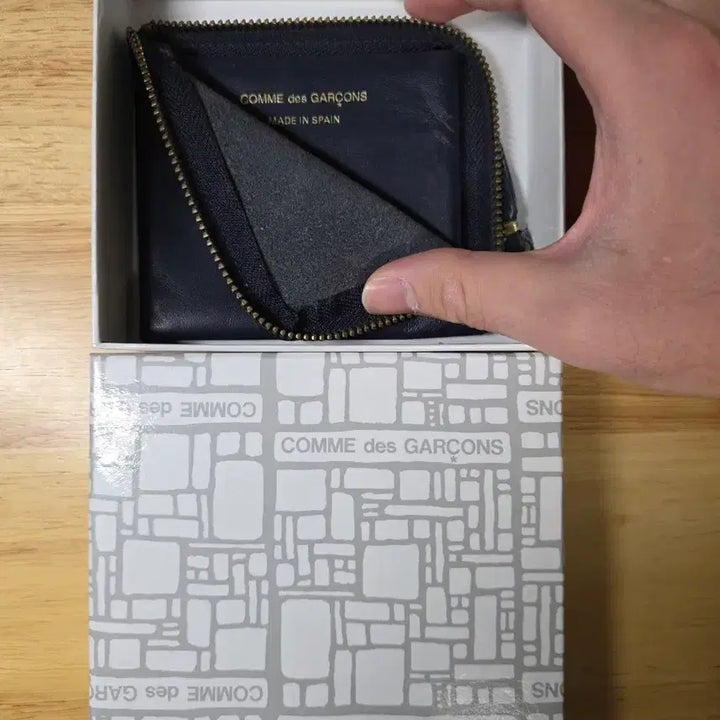 [BUNJANG] Comme des Garcons Navy Zipper Wallet / 꼼데가르송 네이비 지퍼 반지갑