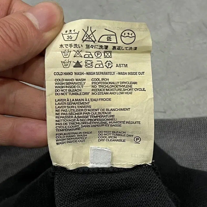 [BUNJANG] Prada V-Neck Knit Sweater / 프라다 브이넥 니트 +명품감정서 y15707