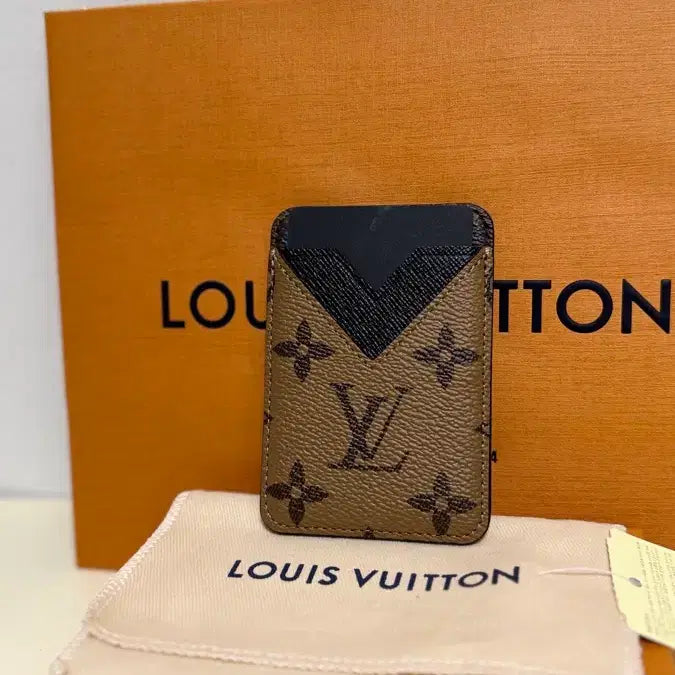 [BUNJANG] Louis Vuitton MagSafe Wallet / 미사용 / 선물용 루이비통 맥세이프 지갑