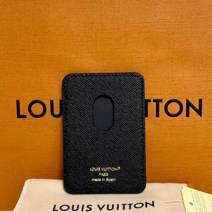 [BUNJANG] Louis Vuitton MagSafe Wallet / 미사용 / 선물용 루이비통 맥세이프 지갑