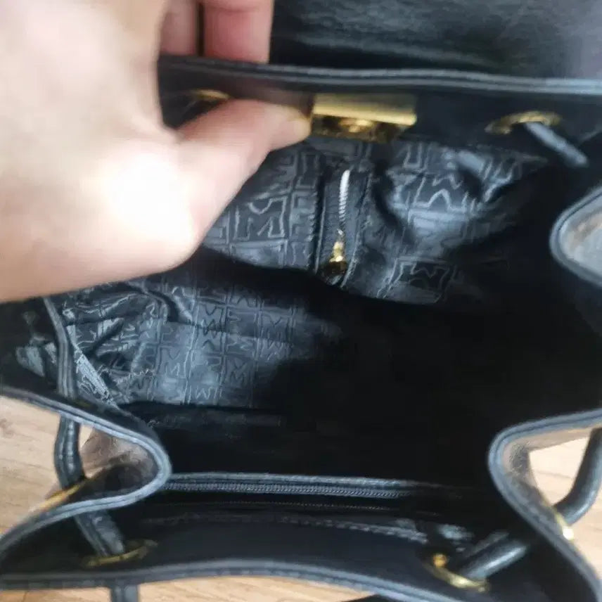 [BUNJANG] Metrocity Patterned Backpack / 메트로시티 블랙 패턴 백팩 가방