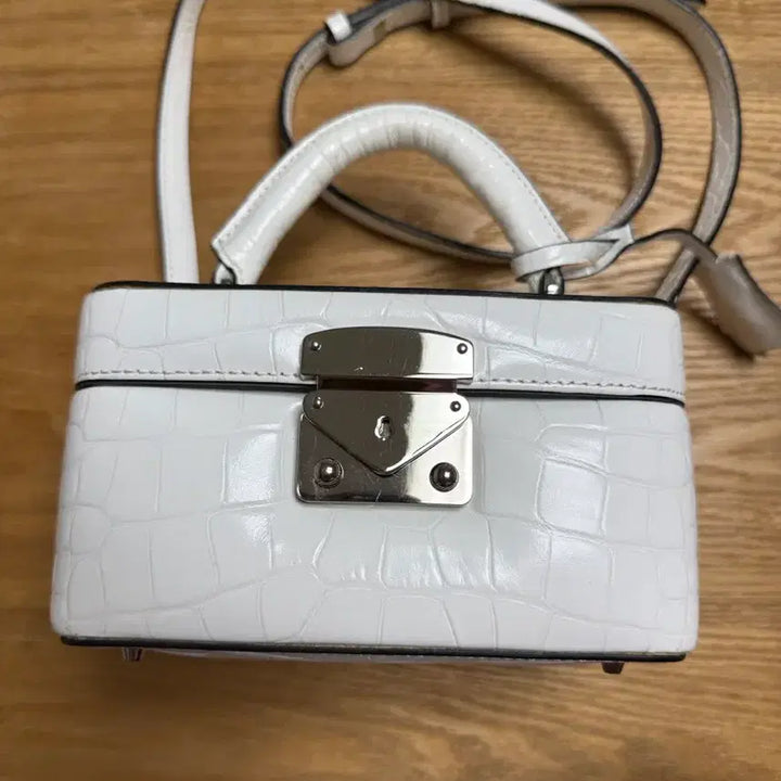 [BUNJANG] Myeyecon Bliker White Crossbody Bag / 마이아이코 블리커백 가방