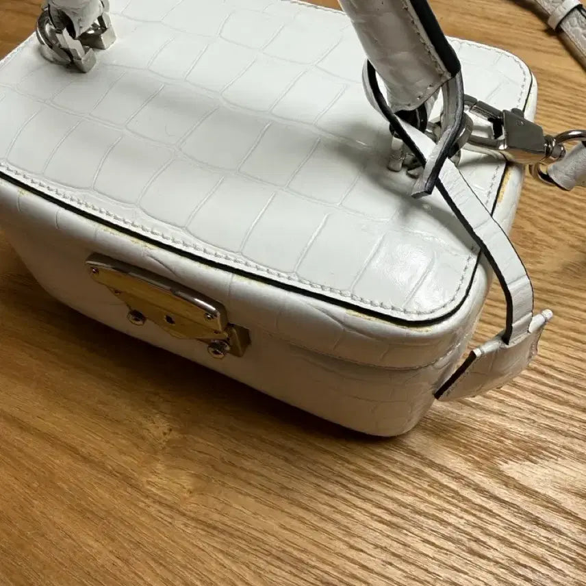 [BUNJANG] Myeyecon Bliker White Crossbody Bag / 마이아이코 블리커백 가방