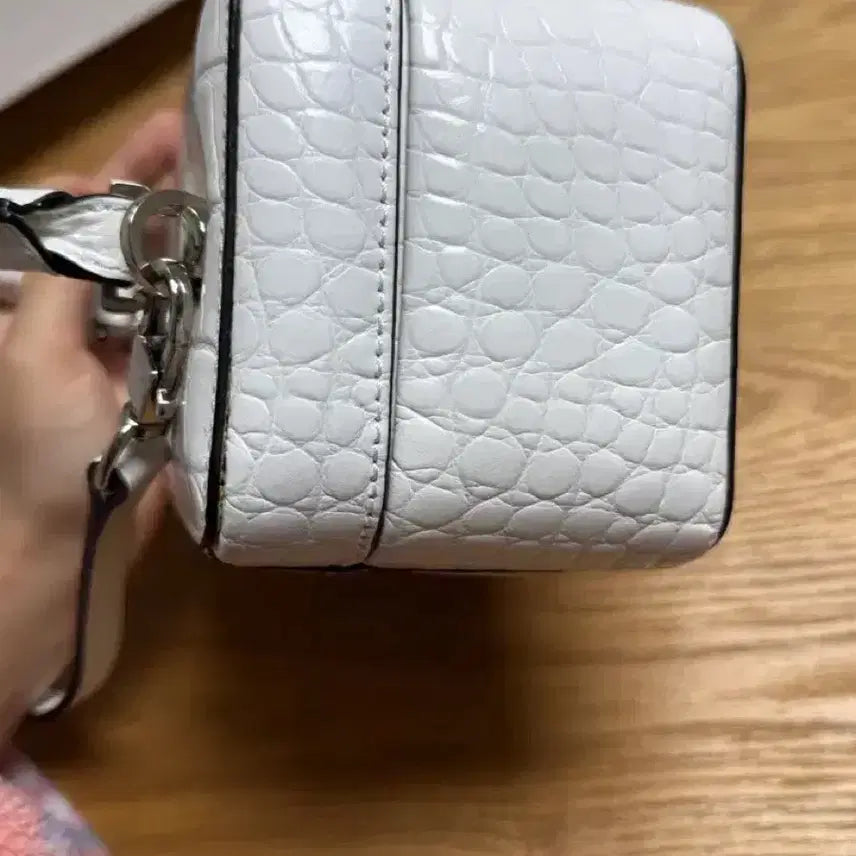 [BUNJANG] Myeyecon Bliker White Crossbody Bag / 마이아이코 블리커백 가방