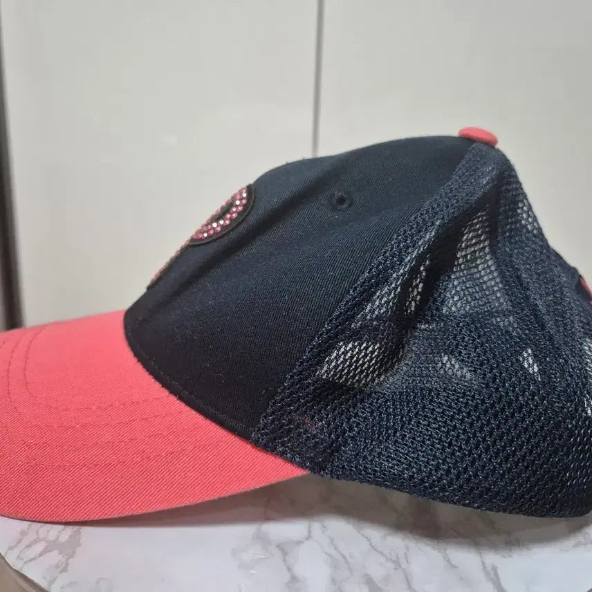 [BUNJANG] MLB Pink Cubic Embellished Trucker Cap / MLB 트러커캡 판매합니다