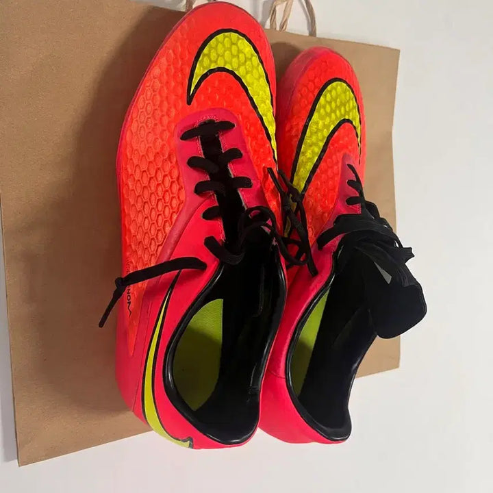 [SOLD OUT] 나이키 하이퍼베놈 축구화 260사이즈