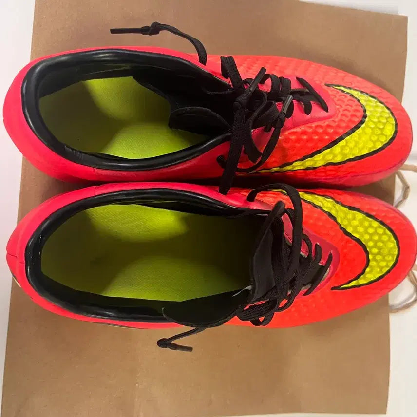 [SOLD OUT] 나이키 하이퍼베놈 축구화 260사이즈