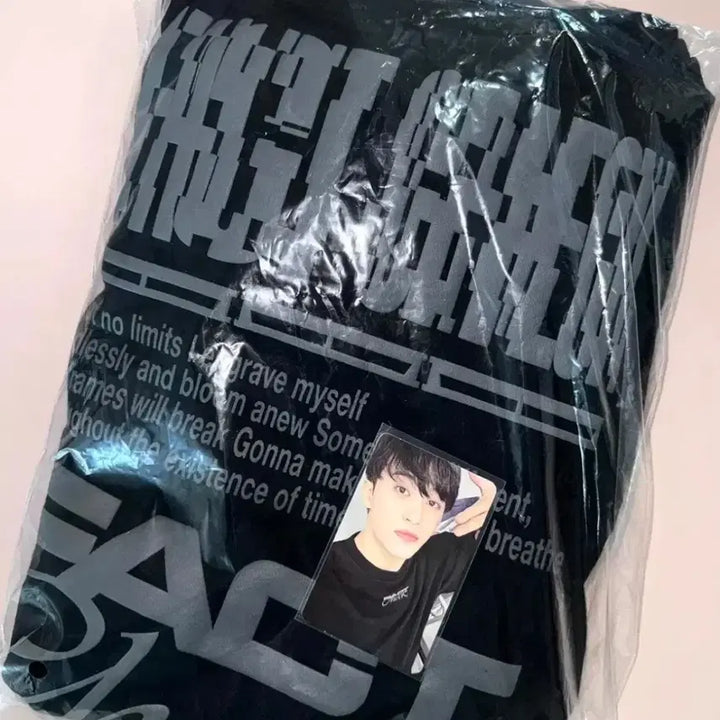 [BUNJANG] NCT 127 Mark Fact Check Exhibition Sweatshirt / nct127 팩트체크 전시회 마크 맨투맨 양도