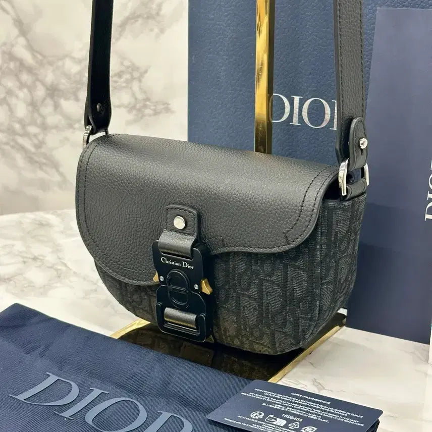 [BUNJANG] Dior Saddle Mini Flap Crossbody Bag Black / ( 풀구성 ) 디올 새들 미니 플랩 스트랩 크로스백 블랙