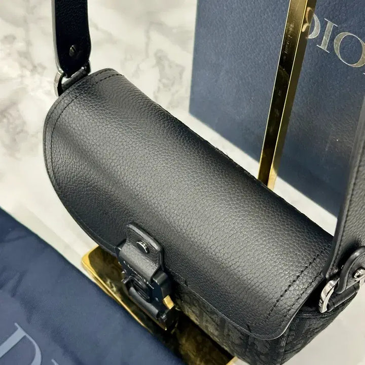[BUNJANG] Dior Saddle Mini Flap Crossbody Bag Black / ( 풀구성 ) 디올 새들 미니 플랩 스트랩 크로스백 블랙