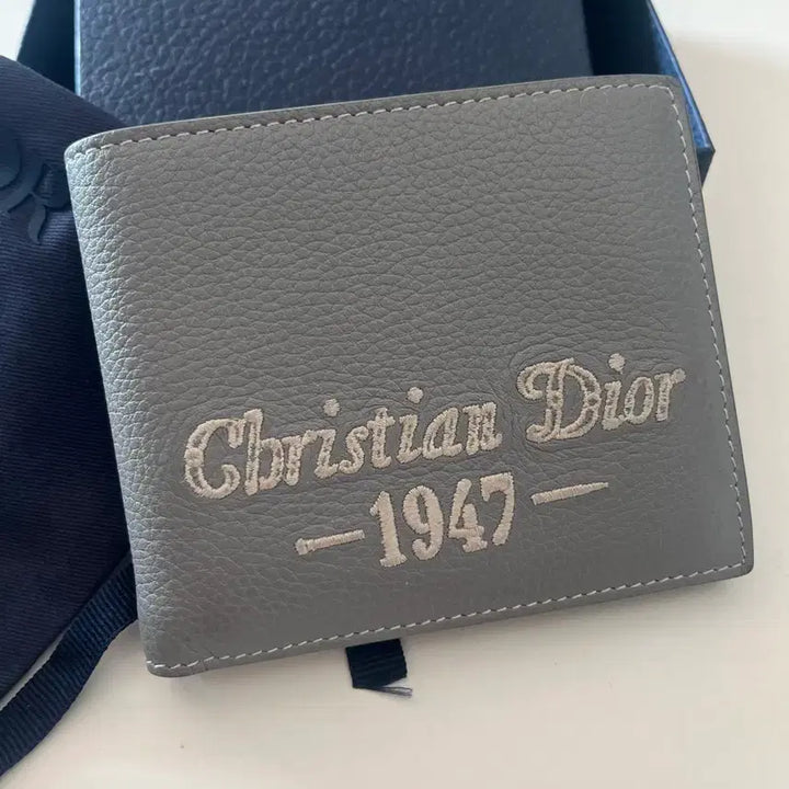 [BUNJANG] Dior Signature Leather Bi-fold Wallet / 디올시그니처 반지갑[사기아님]