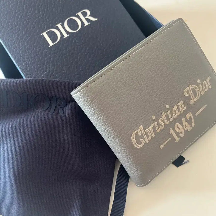 [BUNJANG] Dior Signature Leather Bi-fold Wallet / 디올시그니처 반지갑[사기아님]