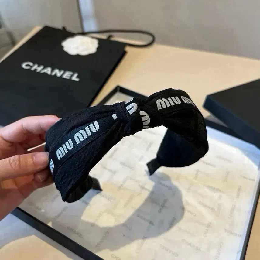 [SOLD OUT] 미우미우 블랙 로고 헤어밴드