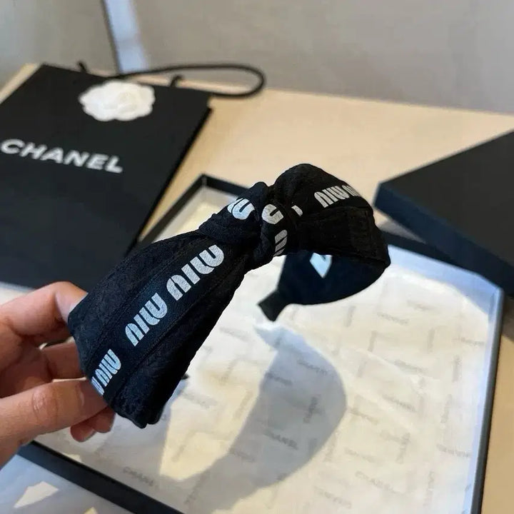 [SOLD OUT] 미우미우 블랙 로고 헤어밴드