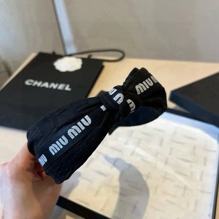 [SOLD OUT] 미우미우 블랙 로고 헤어밴드
