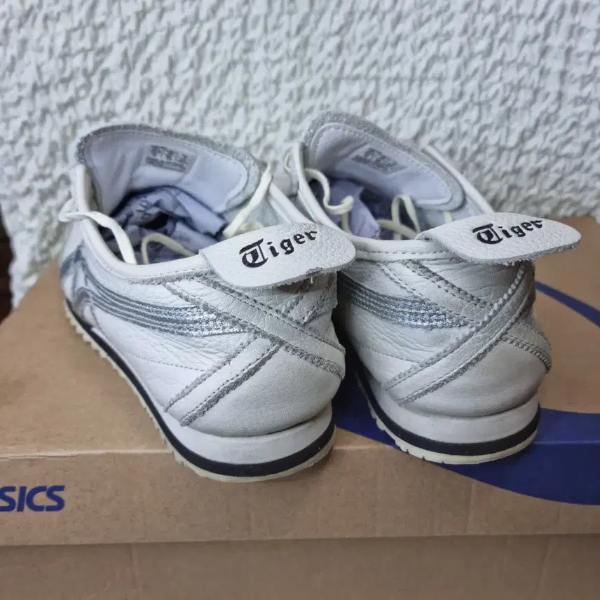 [SOLD OUT] 오니츠카타이거 멕시코66 (225)