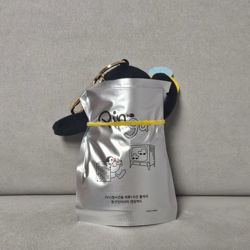 [BUNJANG] Pingu Keyring Doll + Random Card Set / 핑구 키링 인형 + 랜덤카드 세트