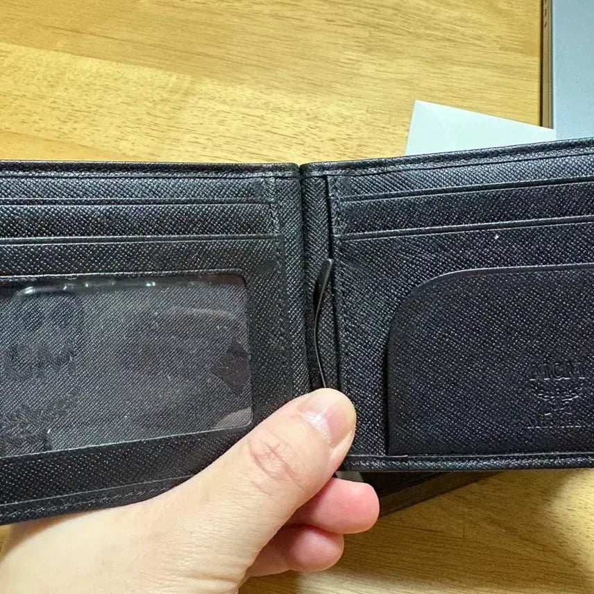 [BUNJANG] MCM Money Clip Bifold Wallet Black / MCM 머니클립 반지갑 블랙