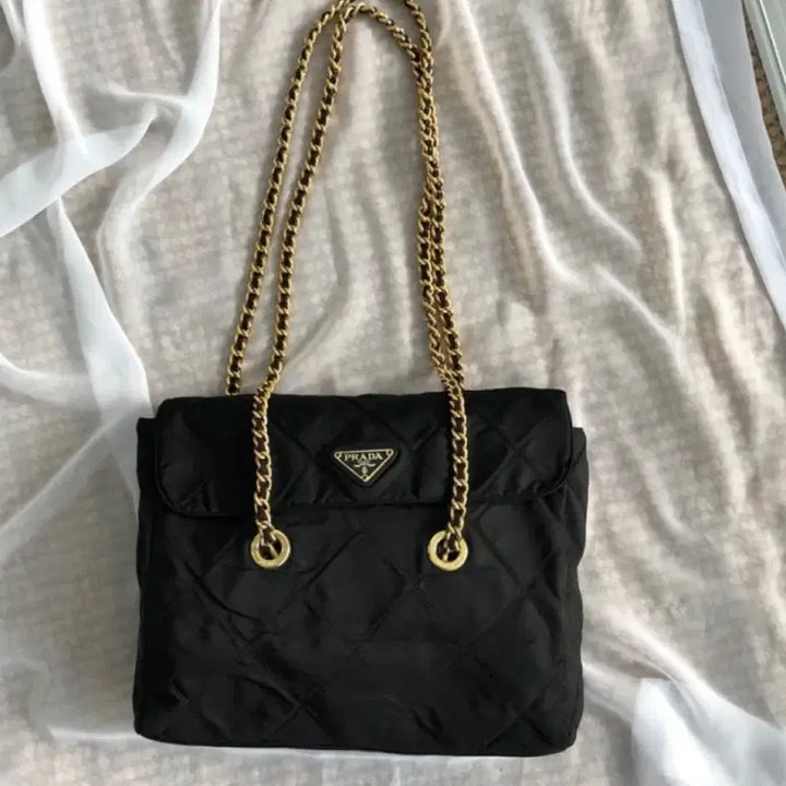 [BUNJANG] Prada Quilted Shoulder Bag / 프라다 퀄팅 숄더백 정품