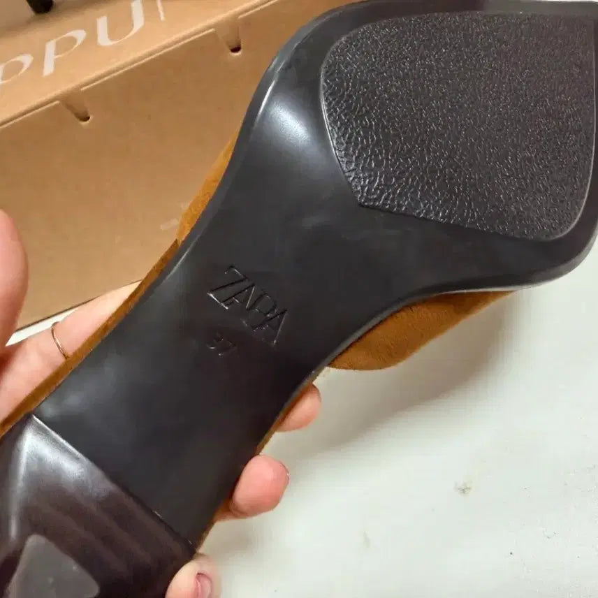 [BUNJANG] ZARA Mule 37 Size / [미개봉 새제품] 다리라인이뻐보임 정가 자라 뮬 37사이즈 떨이판매